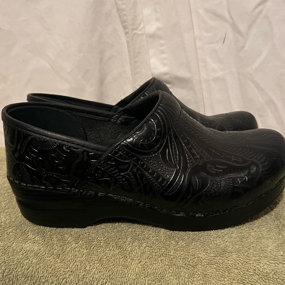 Dansko Professional Clogs Black Tooled Womens Euro Size 36 US 5.5 VGUC - Picture 2 of 11